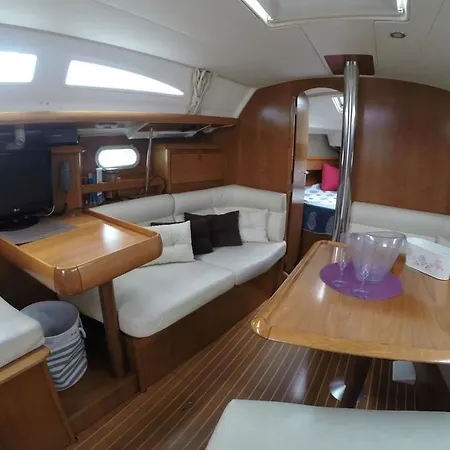 Unique Sailboat Xperience Botel 2*